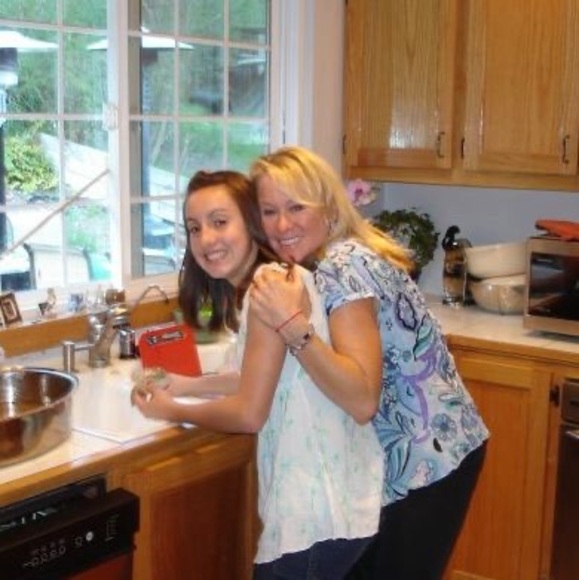 Meet your Posher, Kimberly - Picture 1 of 1